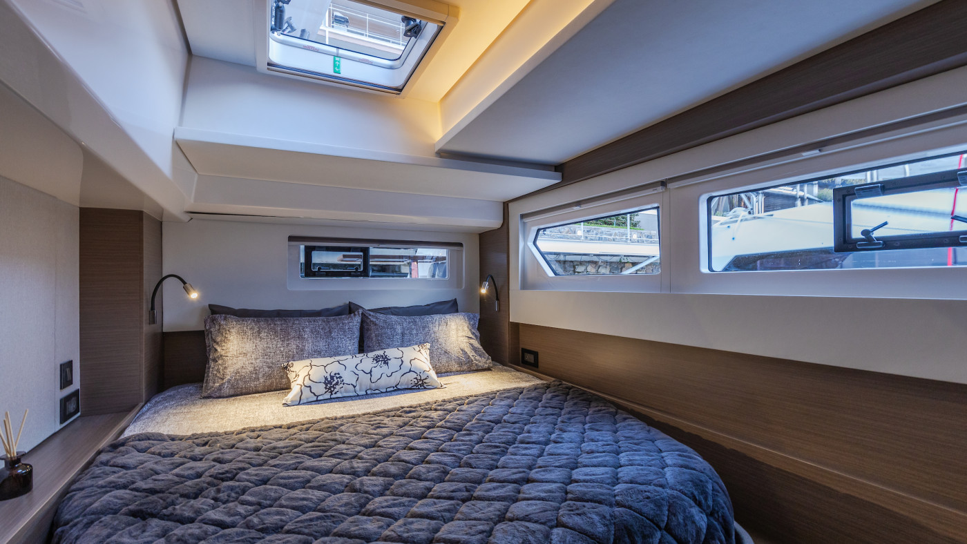 Leopard-46-Electric-Drive-Aft-Guest-6789-1